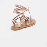 CRESCENT Sandale brillante en cuir