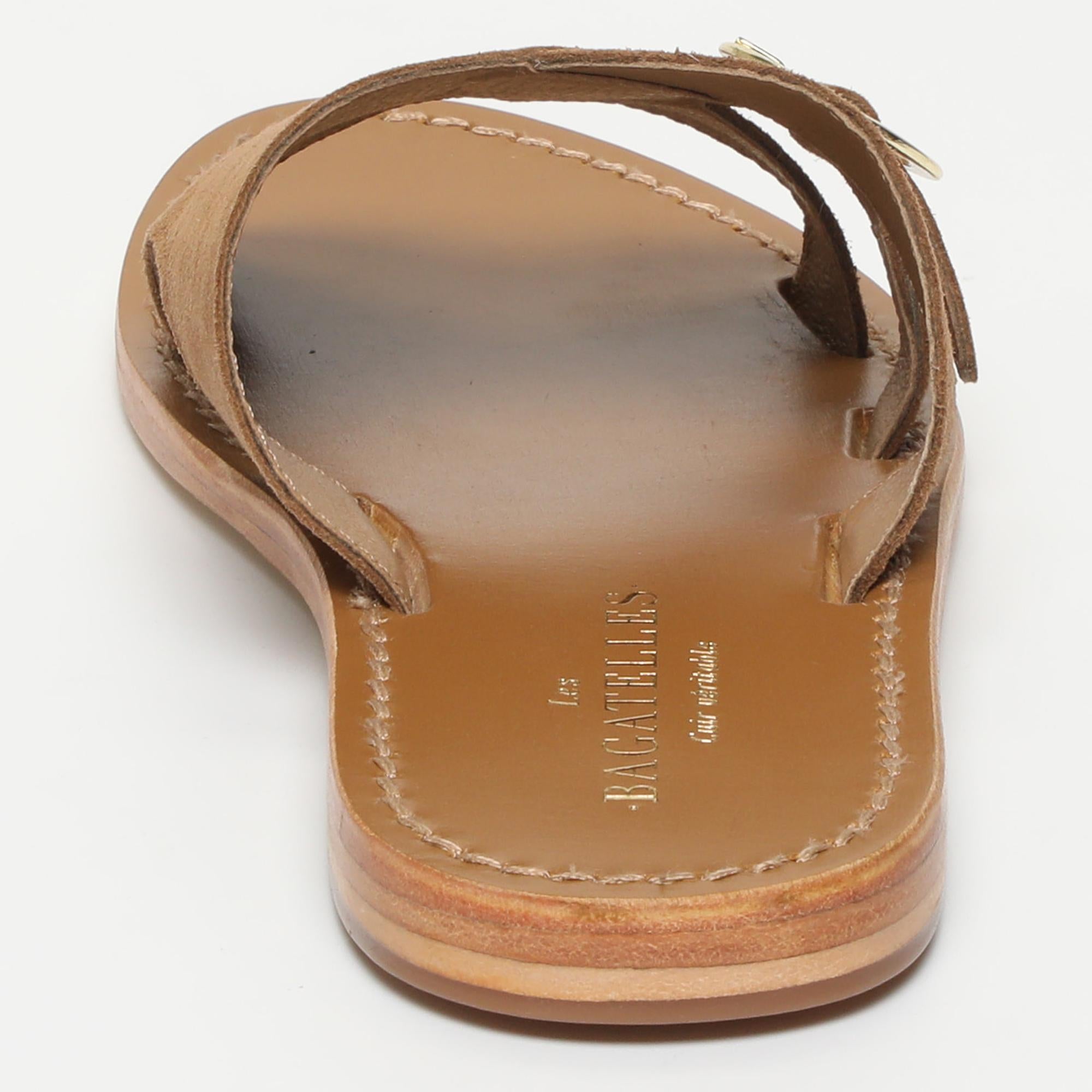 CONI sandales en cuir camel