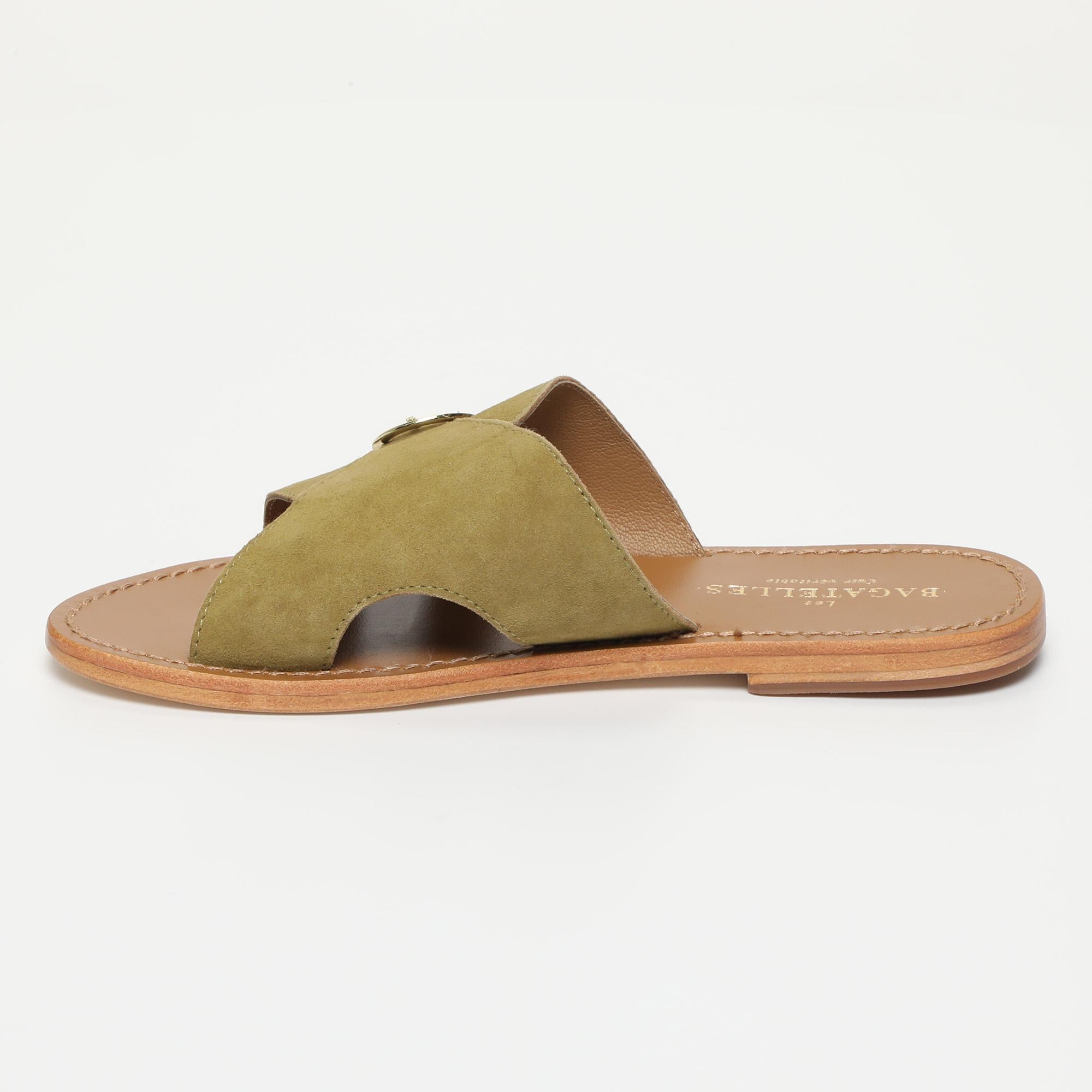 CONI sandales en cuir olive