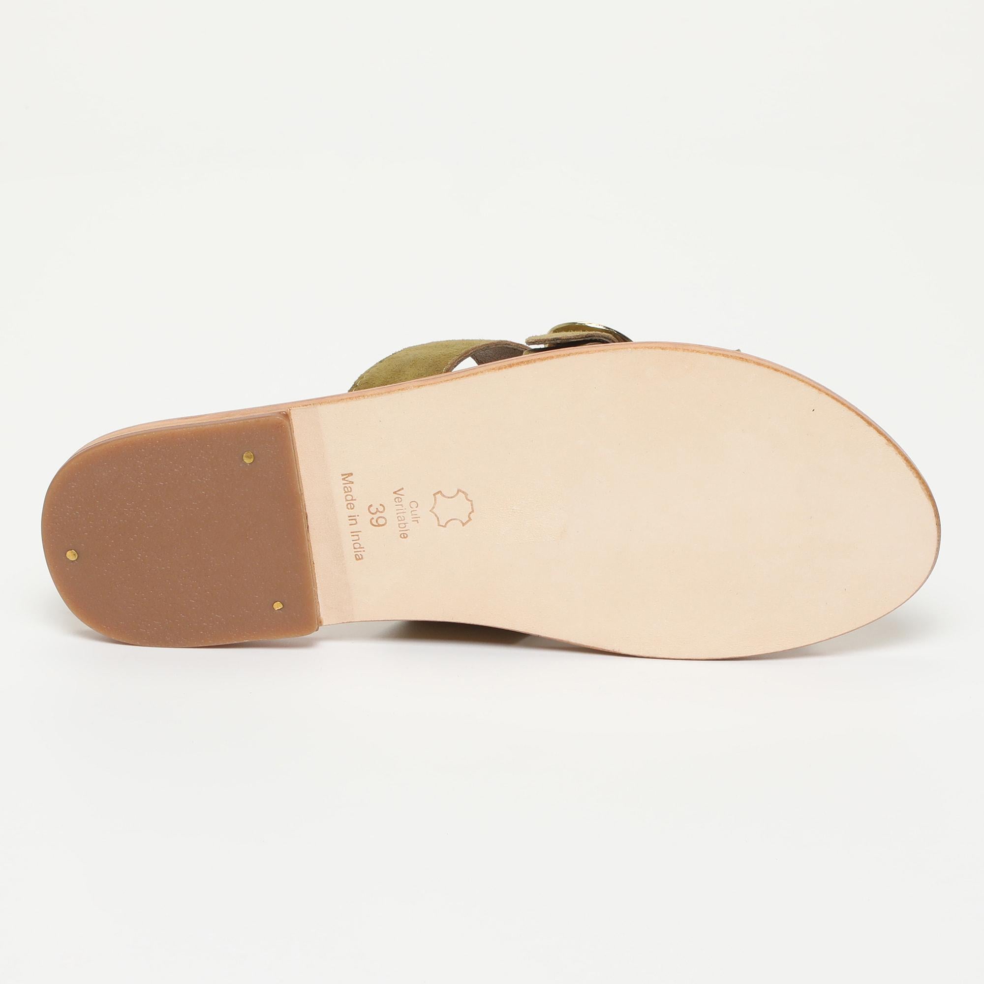 CONI sandales en cuir olive