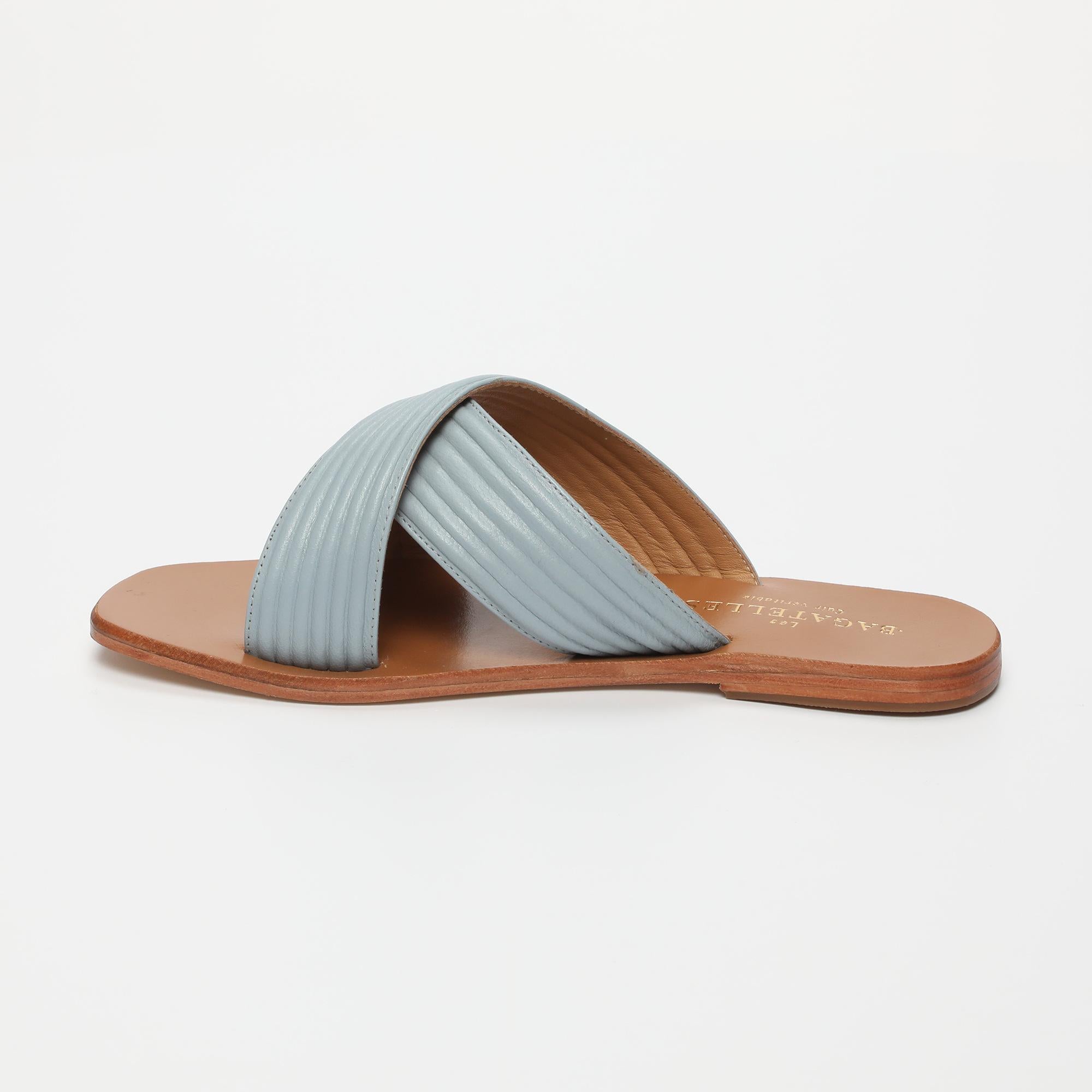 NASSAU sandales en cuir ltblue