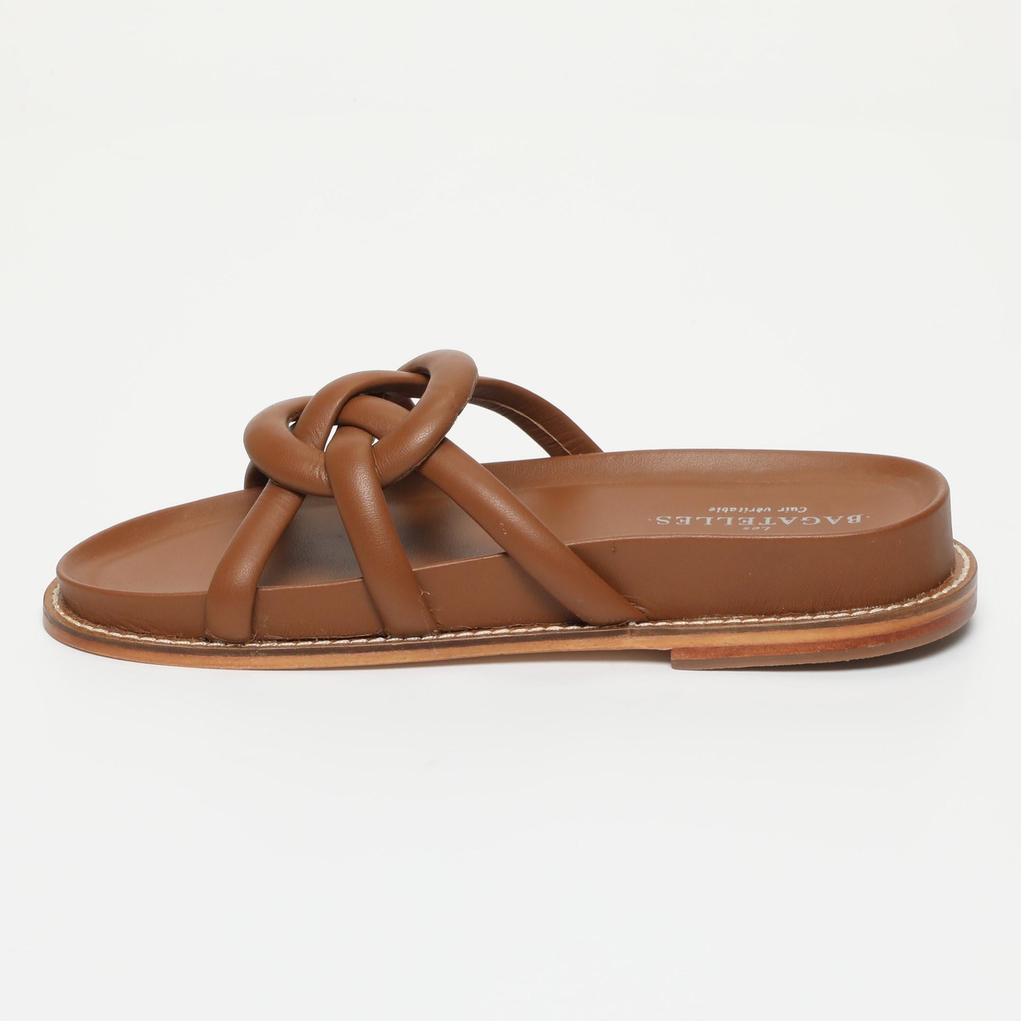 PELICURA sandales en cuir camel