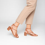 DOLI Sandale neutre en cuir